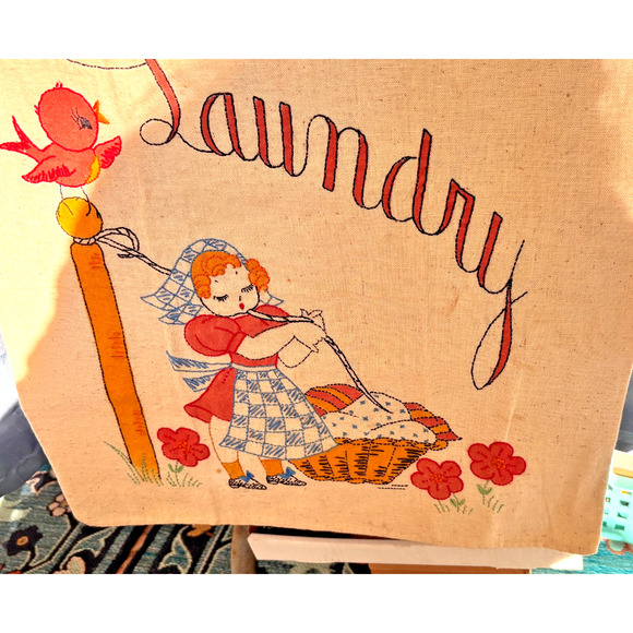 Darling Vintage Hand-Embroidered Laundry Bag/Sack Drawstring, Sunbonnet Ladies - Picture 12 of 14